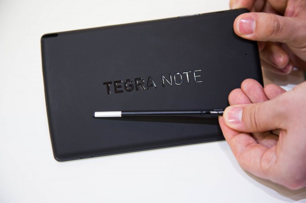 Der Stift arbeitet kapazitiv, dank einer speziellen Software kann der Nutzer aber dickere Linien zeichnen, wenn stärker aufgedrückt wird.